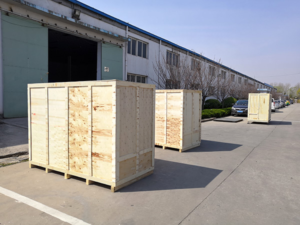 青島環(huán)保除塵設(shè)備生產(chǎn)廠家一批打磨除塵工作臺(tái)出貨