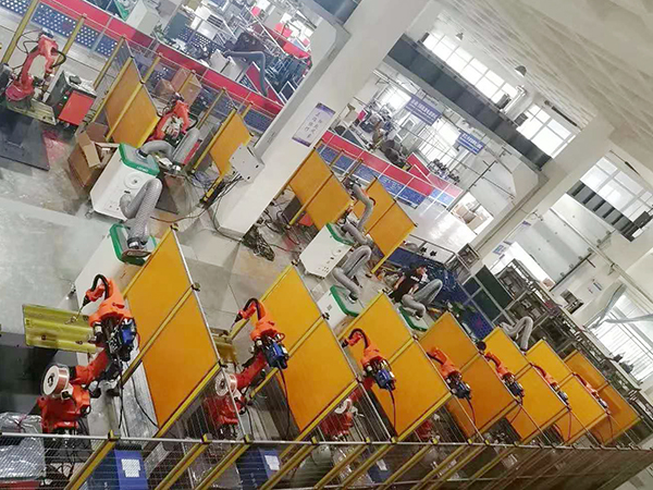 路博環(huán)保助力“全國(guó)機(jī)器人焊接職業(yè)技能競(jìng)賽”賽前集訓(xùn)