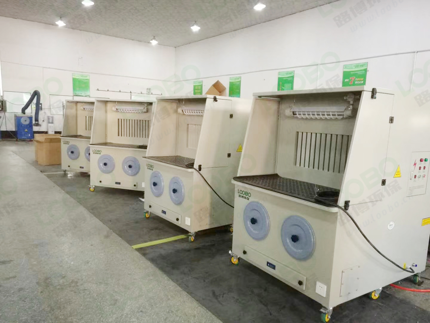 打磨除塵臺(tái)生產(chǎn)廠家.jpg 打磨除塵臺(tái)生產(chǎn)廠家.jpg