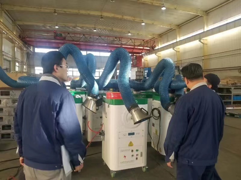 移動(dòng)式焊接煙塵凈化器，深受廣大工業(yè)車間的青睞！  