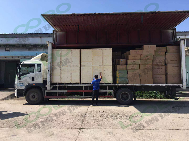 外貿(mào)發(fā)貨濾筒除塵一體機1.jpg 外貿(mào)發(fā)貨濾筒除塵一體機1.jpg