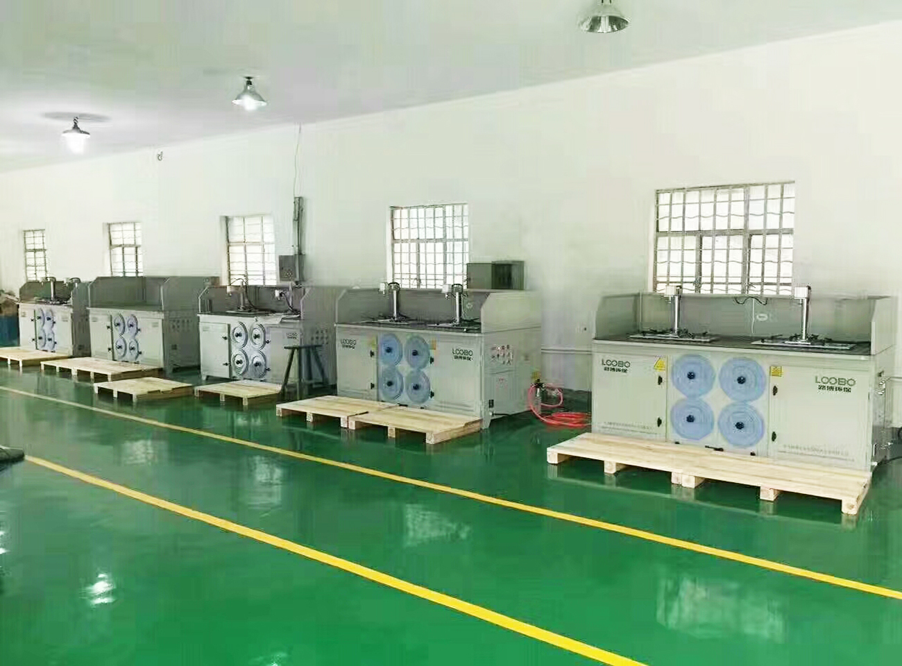 打磨除塵工作臺(tái)：提升生產(chǎn)效率與工人健康的雙重保障